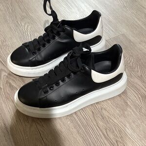 Alexander McQueen Black and White Women’s Sneakers Size 39.5